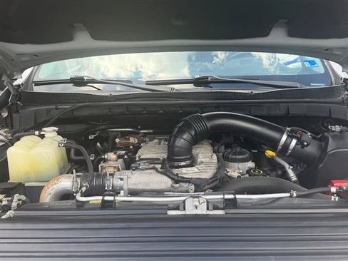 Used 2017 Nissan Titan SV AWD/4WD image 29