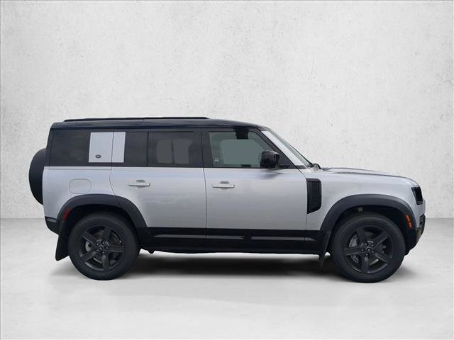 Used 2023 Land Rover Defender 110 X-Dynamic SE AWD/4WD image 5