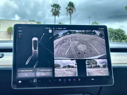 Used 2023 Tesla Model Y Performance AWD/4WD image 19
