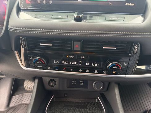 Used 2025 Nissan Rogue SL w/ SL Premium Package AWD/4WD image 19