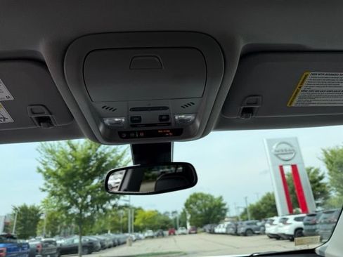 Used 2023 GMC Terrain AT4 AWD/4WD image 19