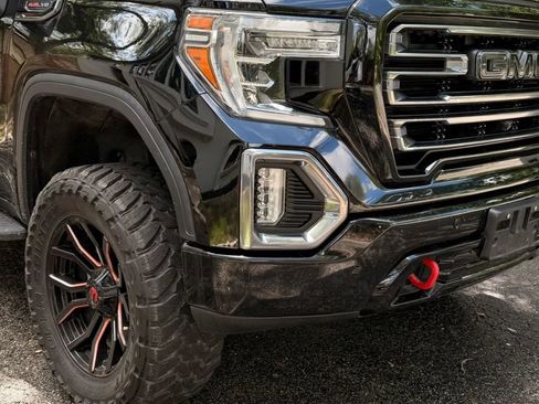 Used 2021 GMC Sierra 1500 AT4 w/ AT4 Premium Package AWD/4WD image 4