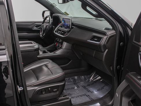 Used 2021 Chevrolet Suburban RST w/ Luxury Package AWD/4WD image 27