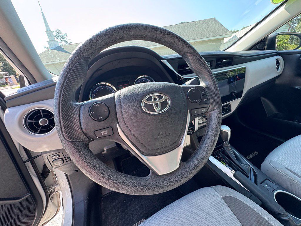 Used 2019 Toyota Corolla LE FWD image 24
