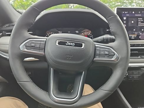Used 2023 Jeep Compass Limited AWD/4WD image 14