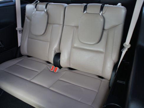 Used 2021 Ford Explorer XLT w/ Equipment Group 202A image 16