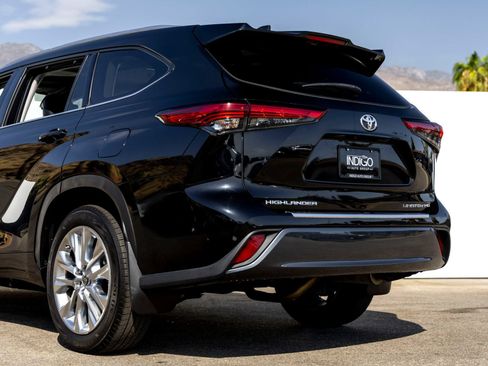Used 2023 Toyota Highlander Limited AWD/4WD image 5