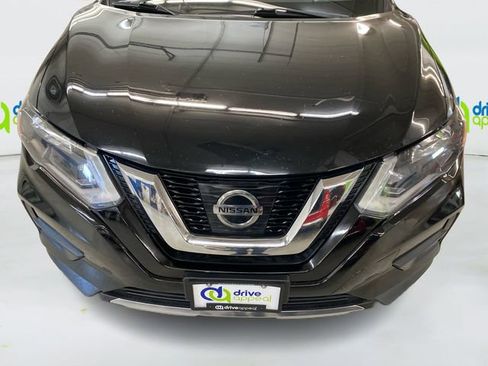 Used 2017 Nissan Rogue SV image 14