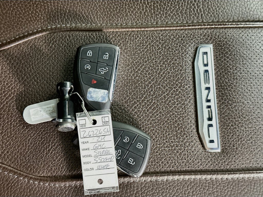 Used 2024 GMC Sierra 3500 Denali AWD/4WD image 35