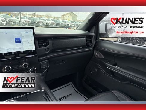 Used 2022 Ford Expedition Limited image 46