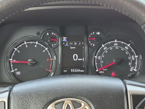 Used 2022 Toyota 4Runner SR5 Premium w/ Moonroof Package AWD/4WD image 11