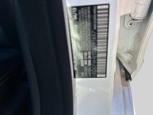 Used 2013 Mercedes-Benz C 250 Sedan image 22