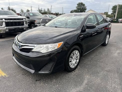 Used 2014 Toyota Camry LE FWD image 3