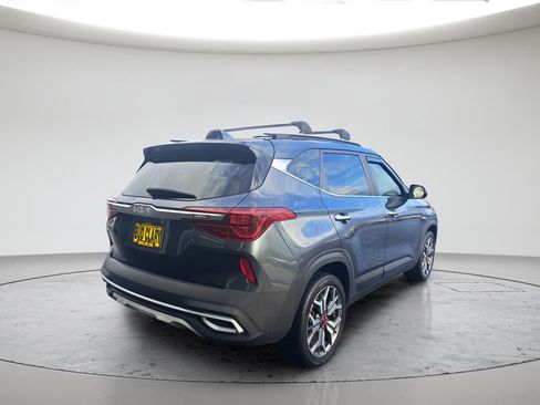 Used 2022 Kia Seltos SX w/ Sunroof Package AWD/4WD image 3