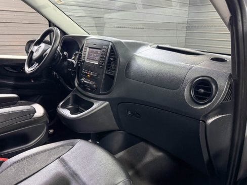 Used 2020 Mercedes-Benz Metris image 13