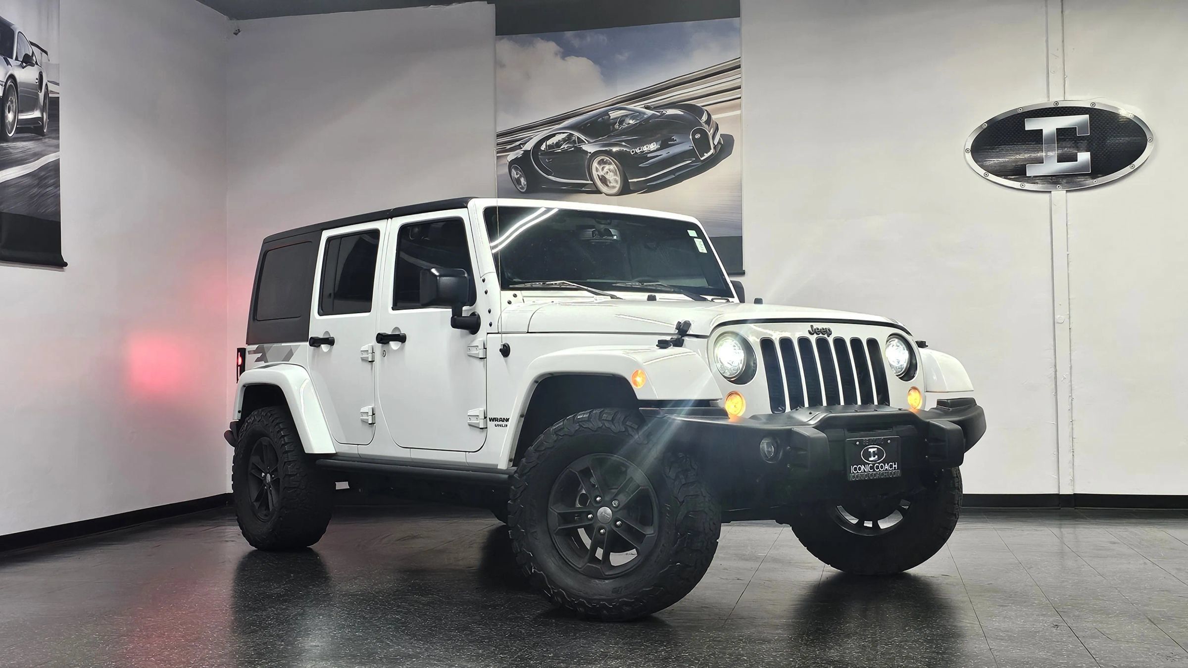 Used 2017 Jeep Wrangler Unlimited Sahara AWD/4WD image 1