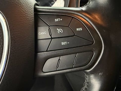 Used 2022 Dodge Charger SXT w/ Leather Interior Group RWD image 11