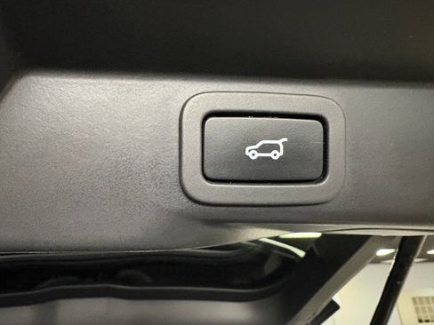 Used 2016 Land Rover Range Rover Sport SE image 35