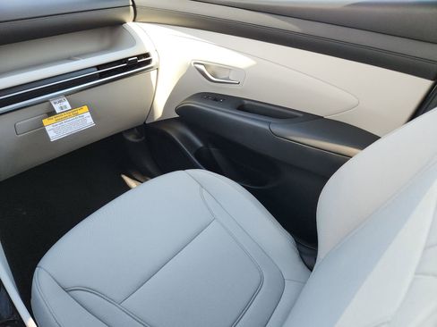 New 2026 Hyundai Tucson SE image 13