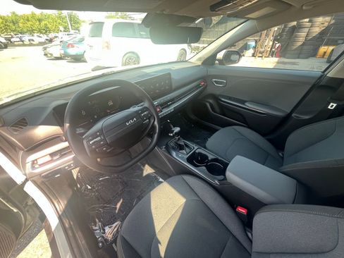Used 2025 Kia K4 FWD image 26