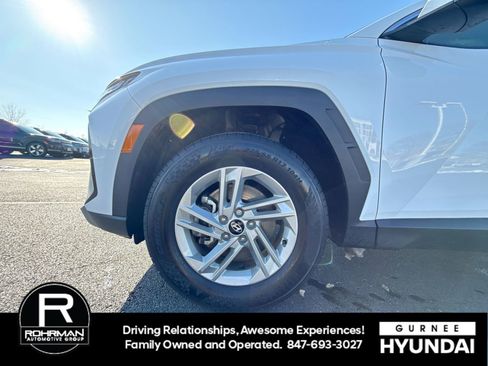 Used 2025 Hyundai Tucson SE image 12