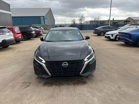 Used 2024 Nissan Altima 2.5 SV image 6