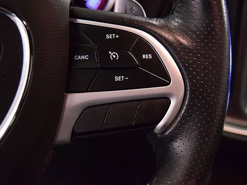 Used 2018 Dodge Challenger GT w/ GT Interior Package image 19