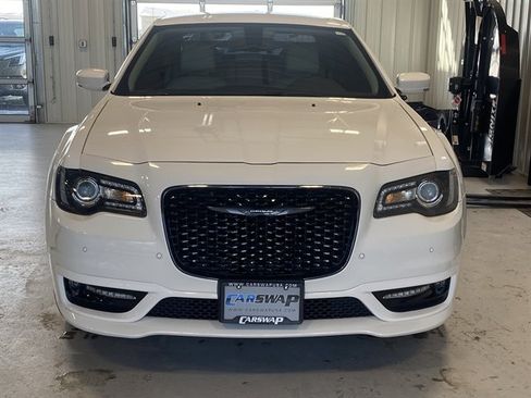 Used 2023 Chrysler 300 Touring L w/ Comfort Group image 7