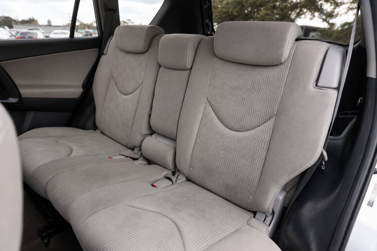 Used 2011 Toyota RAV4 2WD w/ Base L4 Extra Value Pkg image 8