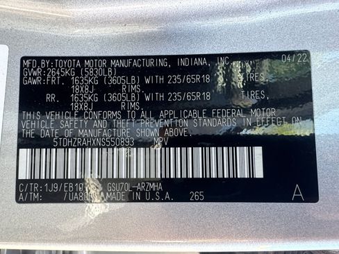 Used 2022 Toyota Highlander XLE FWD image 16