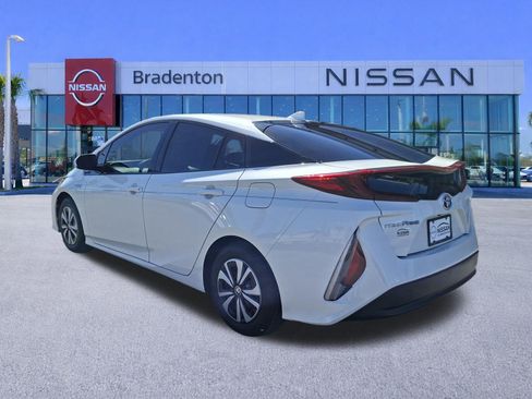 Used 2017 Toyota Prius Prime Plus FWD image 7