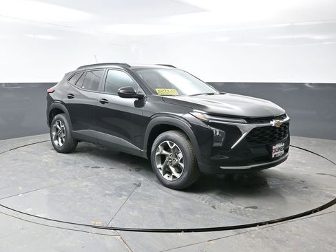 New 2026 Chevrolet Trax LT image 3