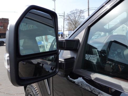 Used 2022 Ford F150 Lariat w/ Equipment Group 502A High AWD/4WD image 8