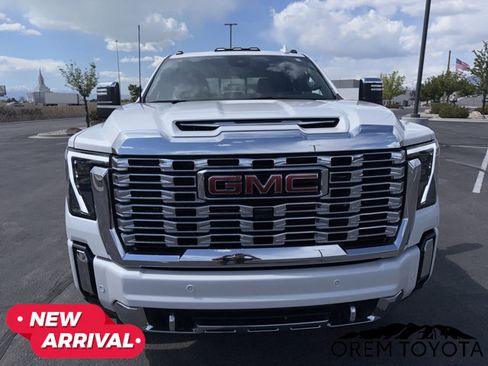 Used 2024 GMC Sierra 2500 Denali w/ Denali Reserve Package AWD/4WD image 2