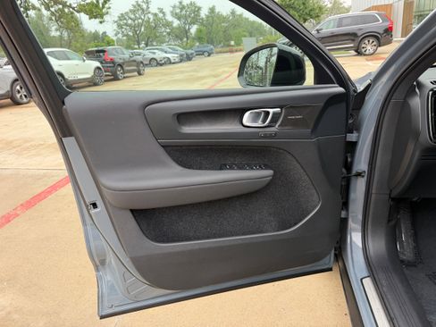 Certified 2023 Volvo C40 P8 Recharge Ultimate w/ Protection Package Premier AWD/4WD image 23