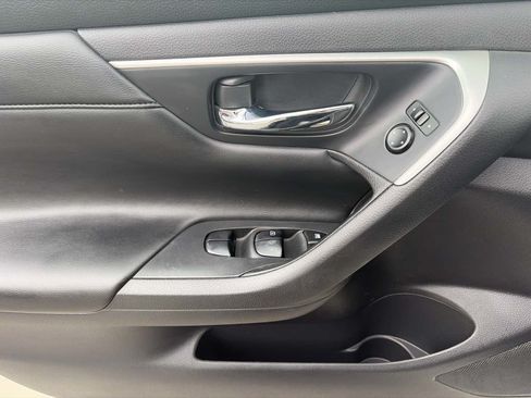 Used 2015 Nissan Altima 2.5 SV FWD image 8