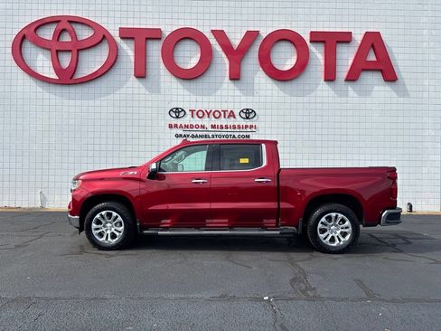 Used 2025 Chevrolet Silverado 1500 LTZ w/ Z71 Off-Road Package AWD/4WD image 5
