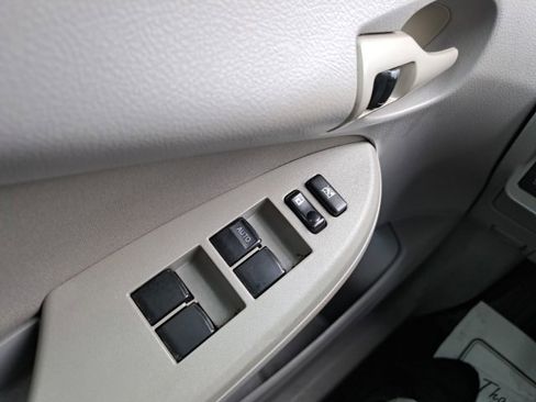 Used 2013 Toyota Corolla L image 23