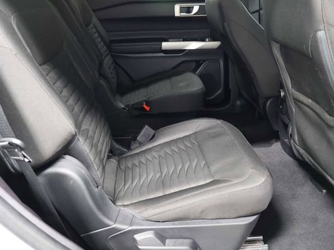 Used 2021 Ford Explorer XLT AWD/4WD image 32
