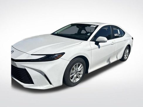Used 2025 Toyota Camry LE w/ Convenience Package AWD/4WD image 2