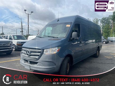 Used 2021 Mercedes-Benz Sprinter 2500 image 3