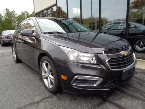 Used 2015 Chevrolet Cruze LT image 3