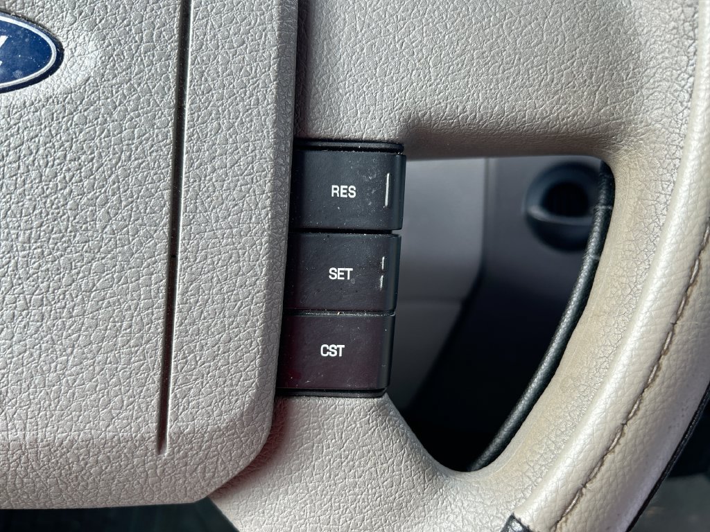 Used 2005 Ford F150 Lariat RWD image 16