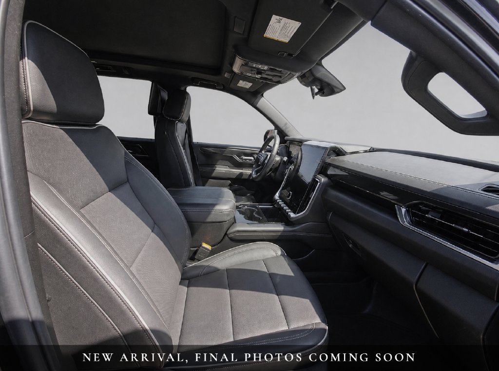 Used 2025 GMC Yukon Elevation w/ Elevation Premium Package AWD/4WD image 12