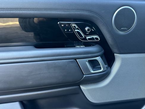 Used 2020 Land Rover Range Rover HSE image 10