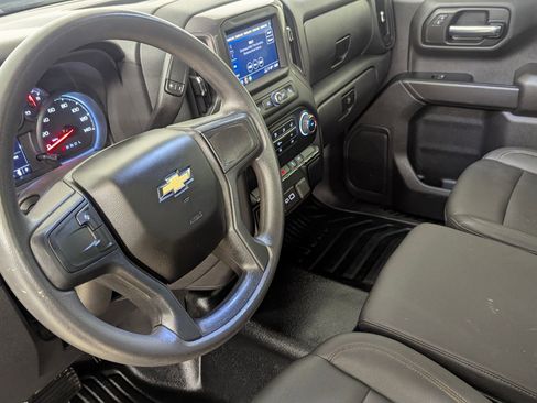 Used 2024 Chevrolet Silverado 1500 W/T w/ Trailering Package image 4