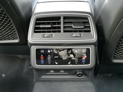 Used 2025 Audi RS 6 performance image 44