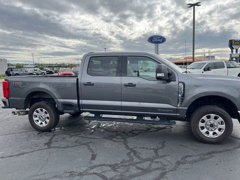 Used 2024 Ford F250 XLT image 3