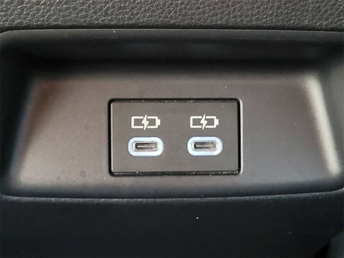 Used 2025 Toyota Corolla Hatchback image 11