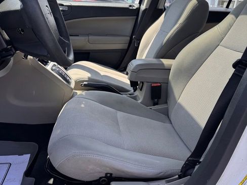 Used 2011 Dodge Caliber Mainstreet FWD image 9